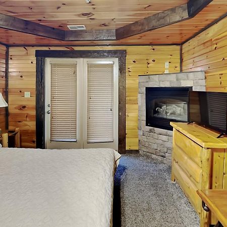 גטלינבורג Pine Tree Lodge מראה חיצוני תמונה