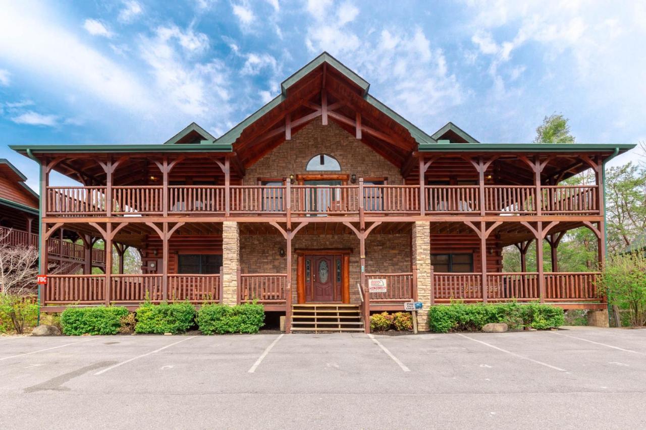 גטלינבורג Pine Tree Lodge מראה חיצוני תמונה