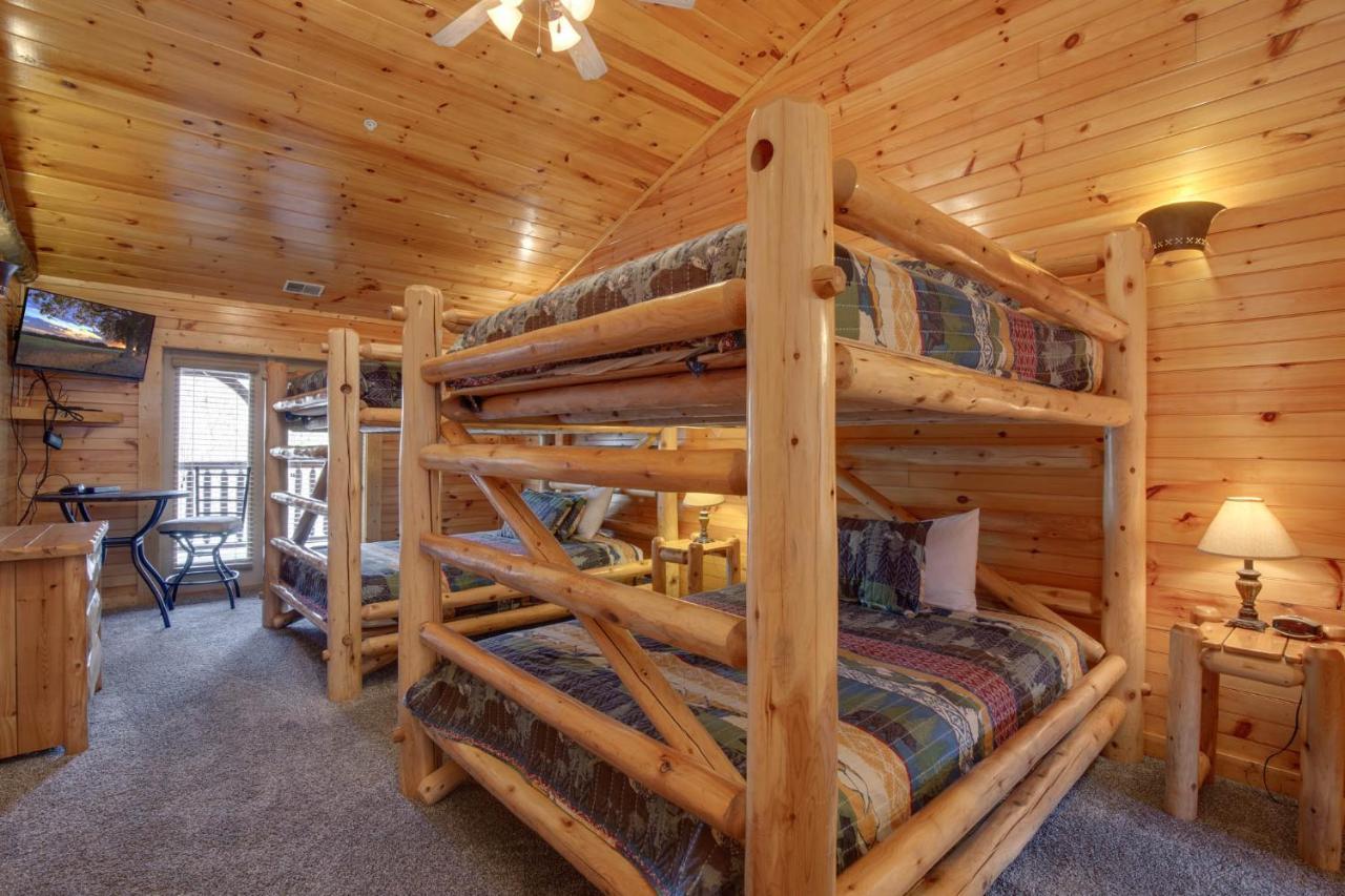 גטלינבורג Pine Tree Lodge מראה חיצוני תמונה