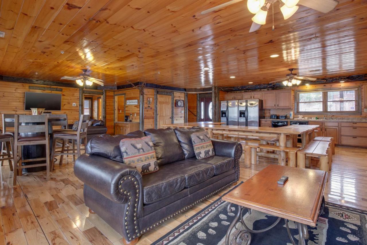 גטלינבורג Pine Tree Lodge מראה חיצוני תמונה