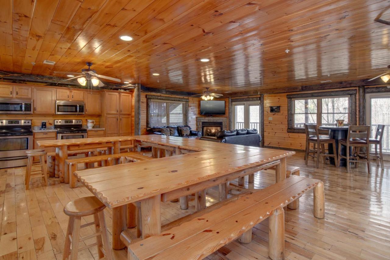 גטלינבורג Pine Tree Lodge מראה חיצוני תמונה