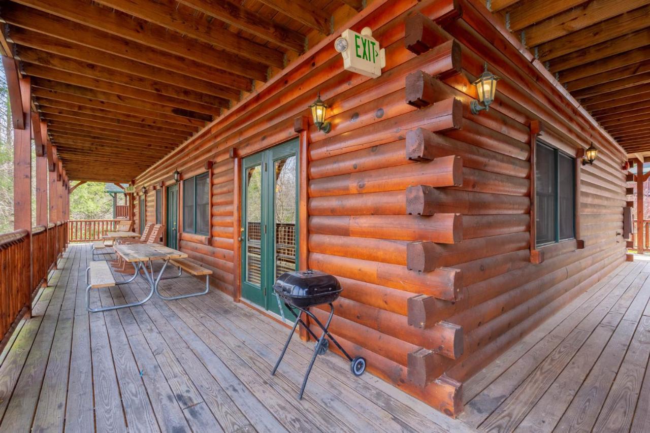 גטלינבורג Pine Tree Lodge מראה חיצוני תמונה