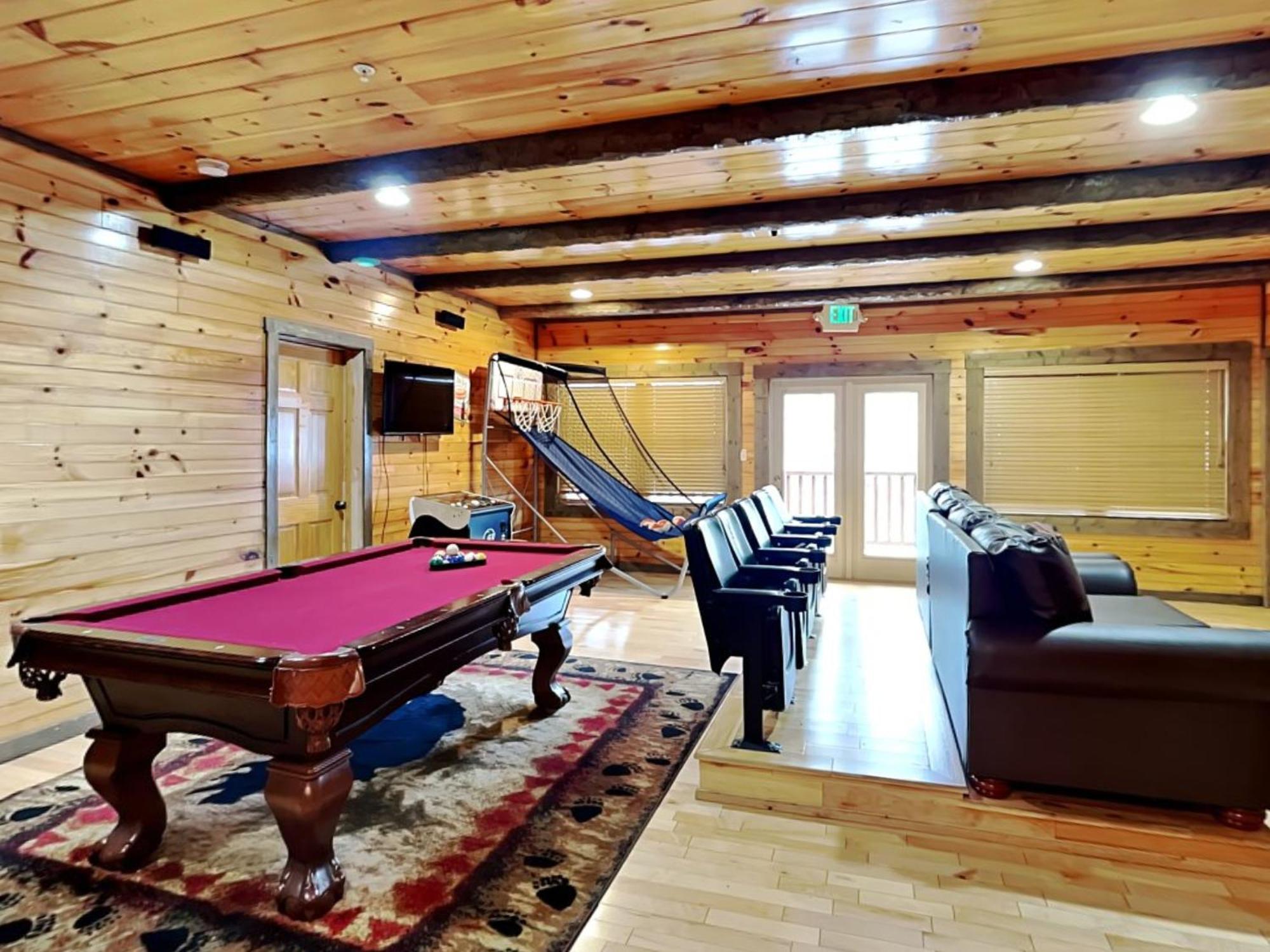 גטלינבורג Pine Tree Lodge מראה חיצוני תמונה