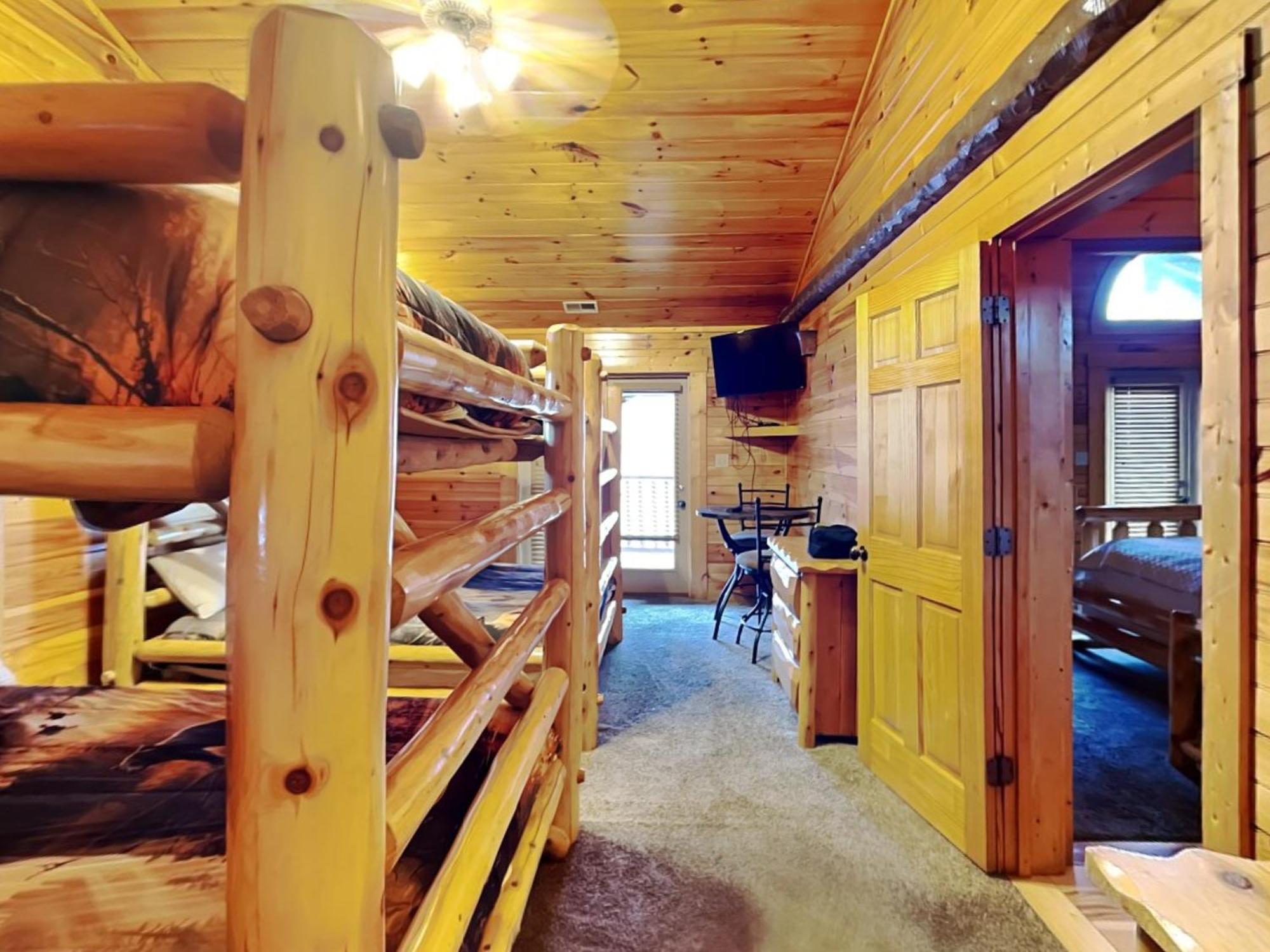גטלינבורג Pine Tree Lodge מראה חיצוני תמונה