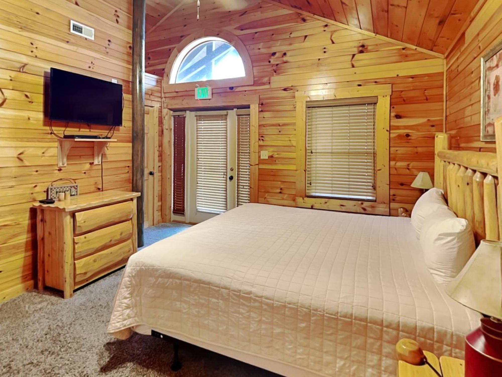 גטלינבורג Pine Tree Lodge מראה חיצוני תמונה