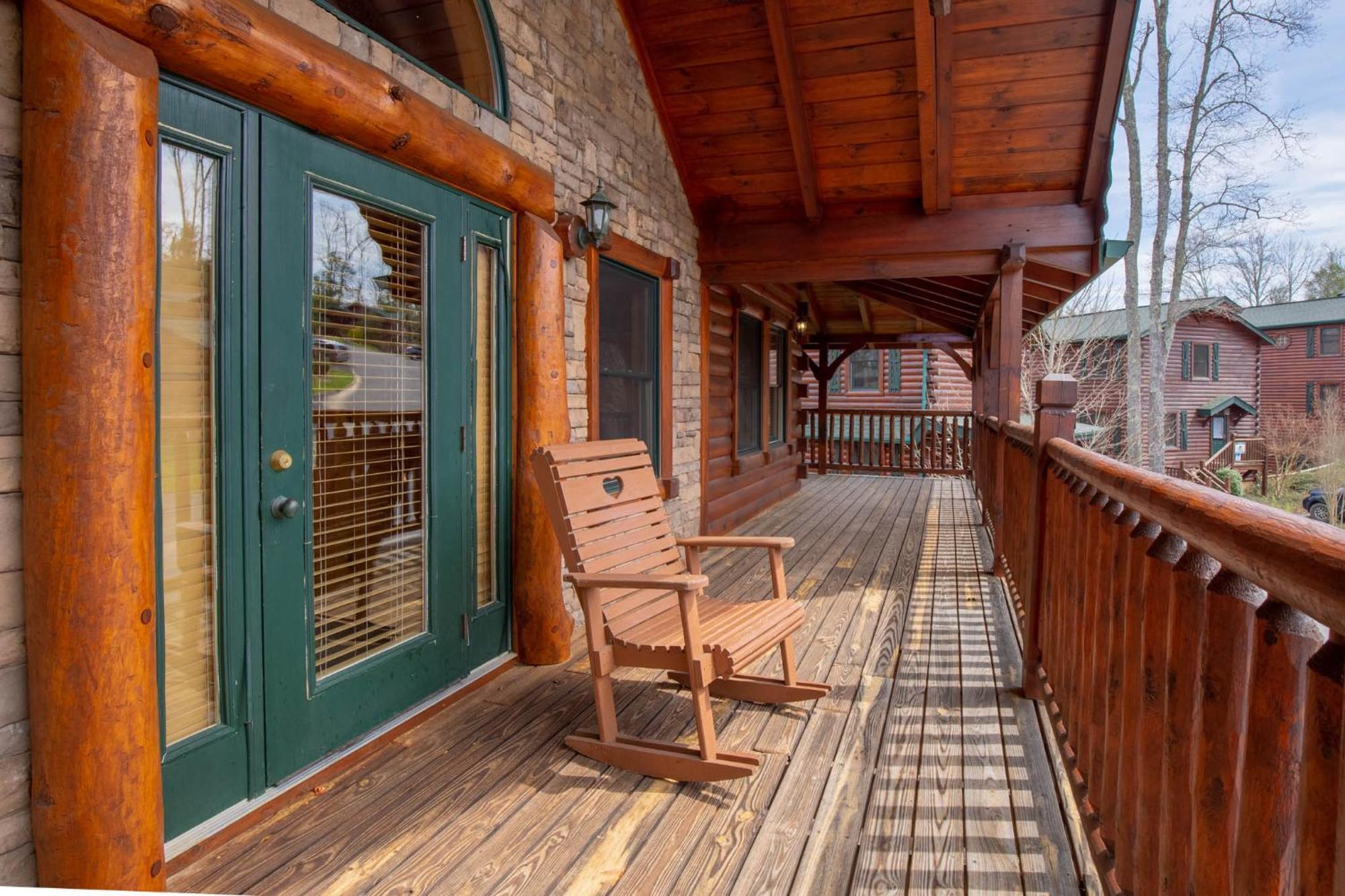 גטלינבורג Pine Tree Lodge מראה חיצוני תמונה